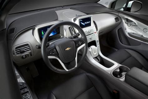 2012 Chevrolet Volt Review, Specs, Pictures, Price & MPG