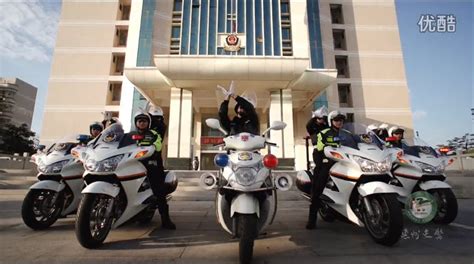 Chinese Traffic Police Dance for Traffic Safety Awareness Day - chinaSMACK