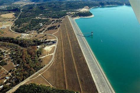 Canyon Lake Dam from sky, amazing earthen dam built by US Corp of ...