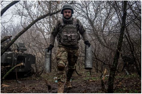 Ukraine Repels Russian Assaults in Bakhmut as Battle Reaches Impasse—ISW - Newsweek