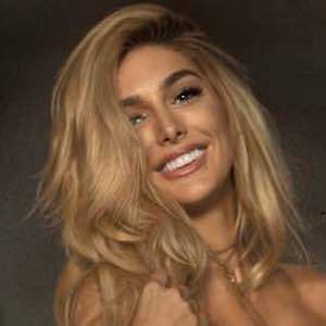 Lyna Perez - Age, Family, Bio | Famous Birthdays