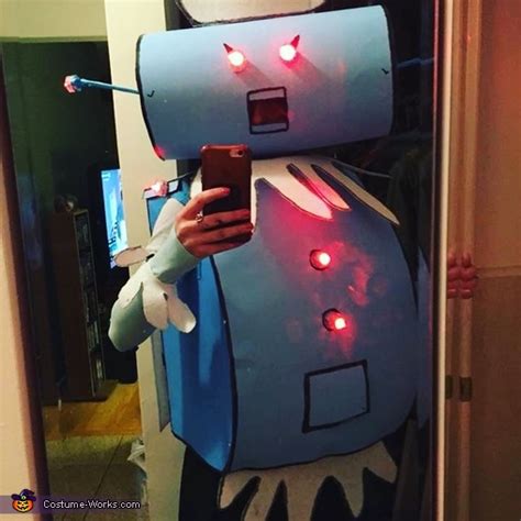 Rosie the Robot Costume | Creative DIY Costumes