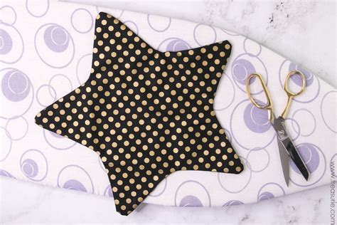 Star Pillow Pattern - Free Pattern Template | TREASURIE