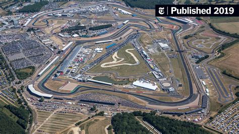 Formula One Agrees to Keep the British Grand Prix at Silverstone - The New York Times