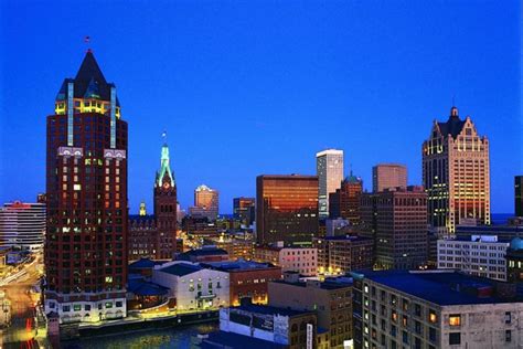 Hotel Rooms in Milwaukee - Milwaukee Marriott Downtown