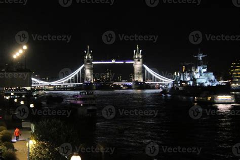 A view of Tower Bridge at night 23190944 Stock Photo at Vecteezy