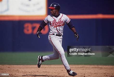 Deion Sanders Braves Photos and Premium High Res Pictures - Getty Images