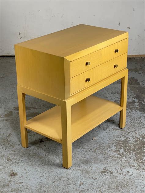 Classic Mid-Century Modern Nightstands For Sale at 1stDibs