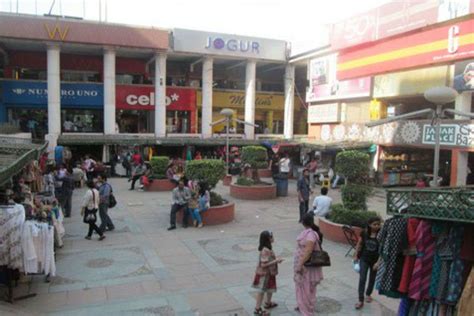 District Centre Market Janakpuri in Delhi | HappyTrips.com