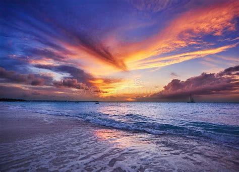 Grace Bay Beach sunset stock image. Image of sunny, providenciales ...