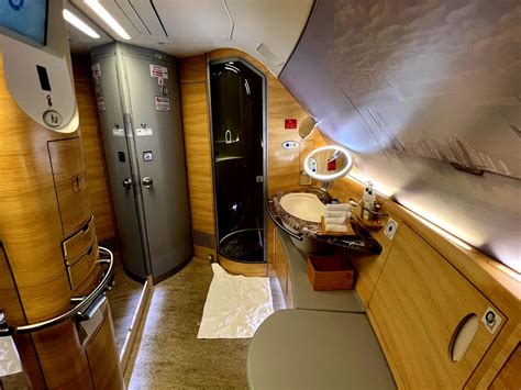 How Many Showers On Emirates A380 | Psoriasisguru.com