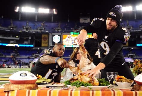 Celebrate Thanksgiving with these NFL players eating turkey | Nfl thanksgiving, Thanksgiving ...