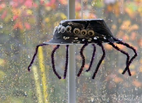 Hanging Spider Craft for Preschoolers | Stir The Wonder