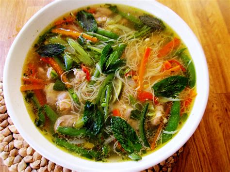 Food and Thrift: Vietnamese Chicken Noodle Soup