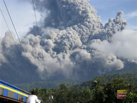 Mount Bulusan Erupts: Major Volcano Eruption In Philippines | HuffPost The World Post