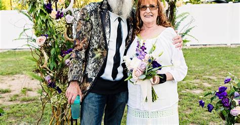 Duck Dynasty's Uncle Si Reveals Why Wife Christine Isn't on TV - Us Weekly