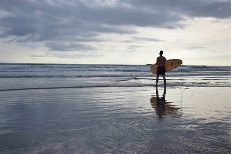 San Juan del Sur Surfing - Beginners Guide - Destinationless Travel