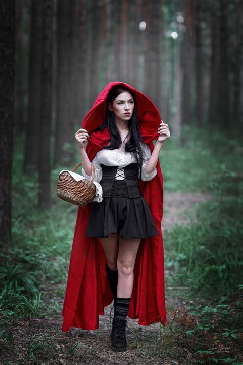 Little Red Riding Hood Cosplay – Telegraph