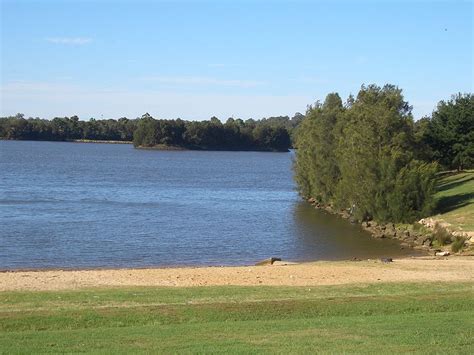 Sydney - City and Suburbs: Chipping Norton Lake