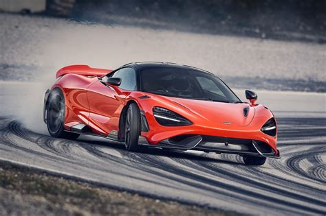 Novo McLaren 765LT apresentado | Quatro rodas e um volante!