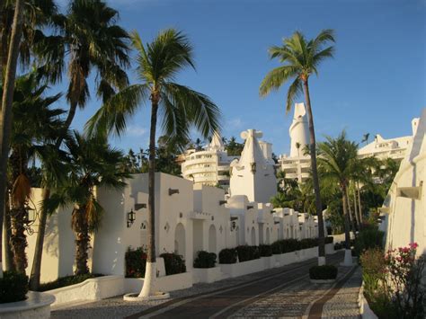 All-Inclusive at Las Hadas Resort in Manzanillo, Mexico – Rollerbag Goddess Global Communications