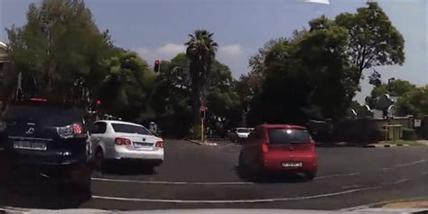 SA Police Car Chase Down A Group of Escaping Hijackers