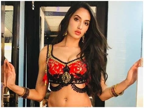 Watch video: Nora Fatehi flaunts her belly dance moves on 'Dilbar' song | Hindi Movie News ...