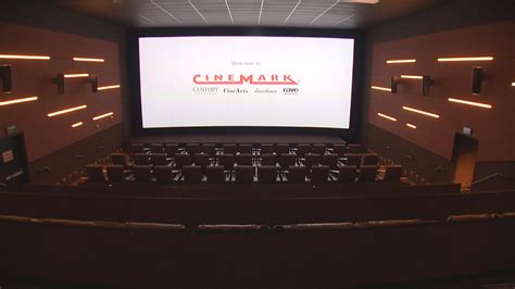 New movie theatre offers luxury experience with dinner, cocktails & blockbusters | KING5.com