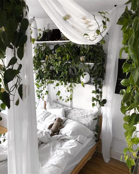 18 Inspiring Indoor Gardens For Anyone Who Doesn't Have A Backyard | Bedroom design, Room decor ...