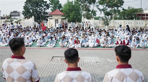 Menuju 100 Tahun Kelahiran, Persis Solo Gelar Goes to School di 3 Lokasi, Hadirkan Pemain Bintang