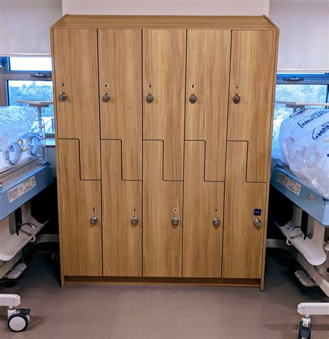 5 types of employee lockers for healthcare locker rooms