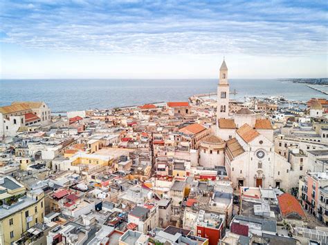 Bari, un regalo griego en el tacón de Italia | Traveler