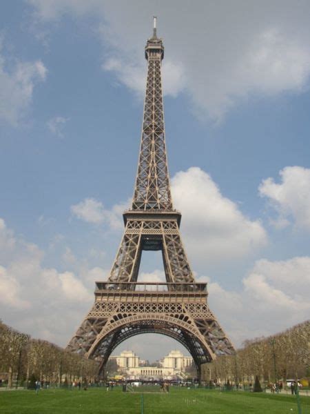 File:Paris-eiffel-tower.jpg - Wikitravel