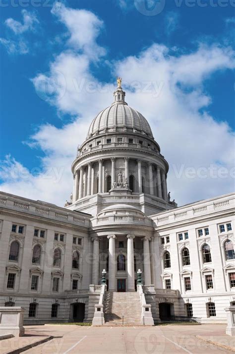 Wisconsin State Capitol Dome and Entrance 1061748 Stock Photo at Vecteezy