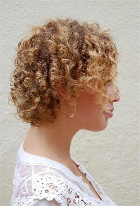 Cute Corkscrew Curls with V-shaped Nape Haircut | Hairstyles Weekly" Thick Curly Haircuts, Short ...