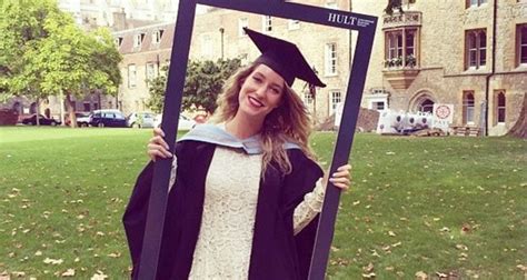 Hult undergraduate graduation in London | Hult International Business School