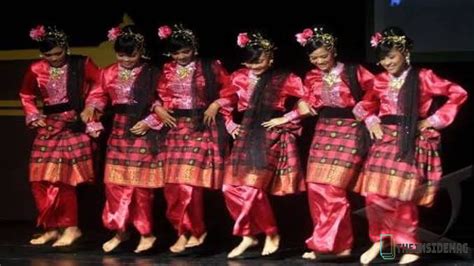 Pakaian Tarian Zapin Perempuan - Tari Zapin Meskom Dan Sang Maestro Seni Budaya Bengkalis Riau ...