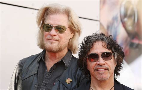 Daryl Hall granted restraining order against John Oates