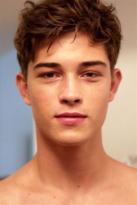 How to get hooded eyes like Francisco Lachowski? : Shitty Advice