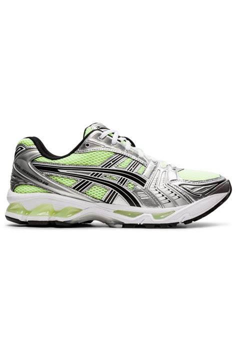 Asics Sneakers Are the Surprising Sneaker Trend Taking Off | Who What Wear