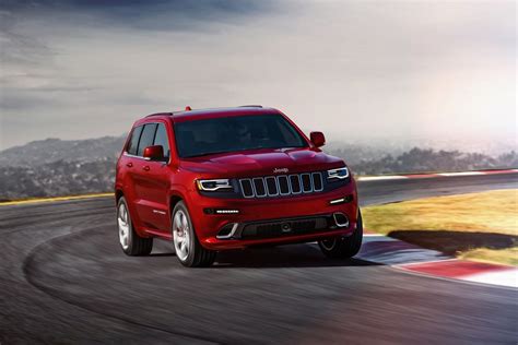 Jeep's Grand Cherokee Hellcat is bringing all 707 HP to the U.S. in July of 2017