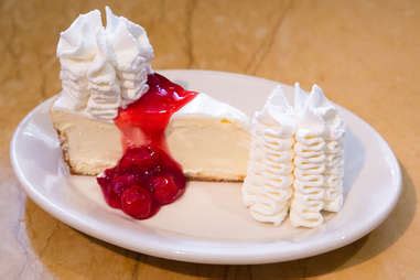 Best Cheesecake Factory Cheesecakes: All 34 Flavors, Ranked - Thrillist