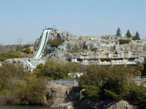 Jim Bakker's Christian amusement park is now a post-apocalyptic ghost ...