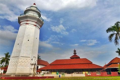 563 Background Masjid Banten free Download - MyWeb