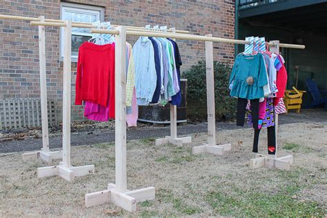 DIY Clothes Rack and Free Printable Size Dividers for Yard Sales