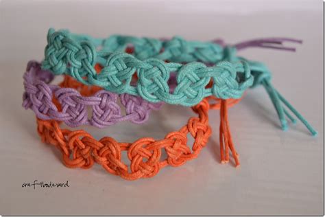 craft boulevard: Macrame Bracelets