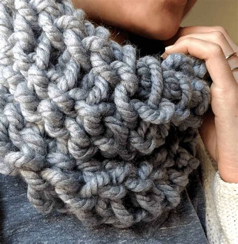 4 Amazing Arm Knitting Tutorials You Need To Check Out Now