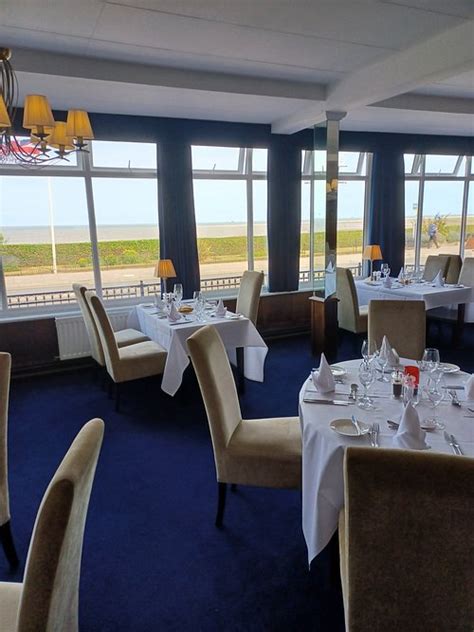 THE KINGSWAY HOTEL - Updated 2022 Reviews (Cleethorpes)