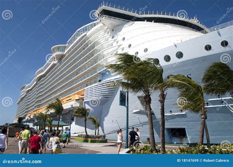 Cruise Ship Passengers Boarding Editorial Stock Image - Image: 18147699