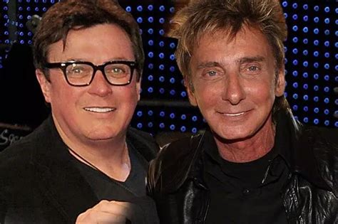 Barry Manilow marries manager Garry Kief and the reaction on Twitter is amazing - Irish Mirror ...